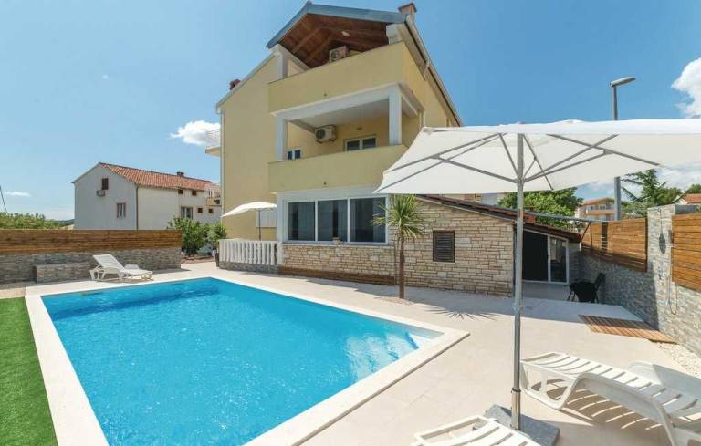 50m² Ferienwohnung für 4 Gäste & Hund mit Balkon und seitlichem Meerblick & Pool — photo 2
