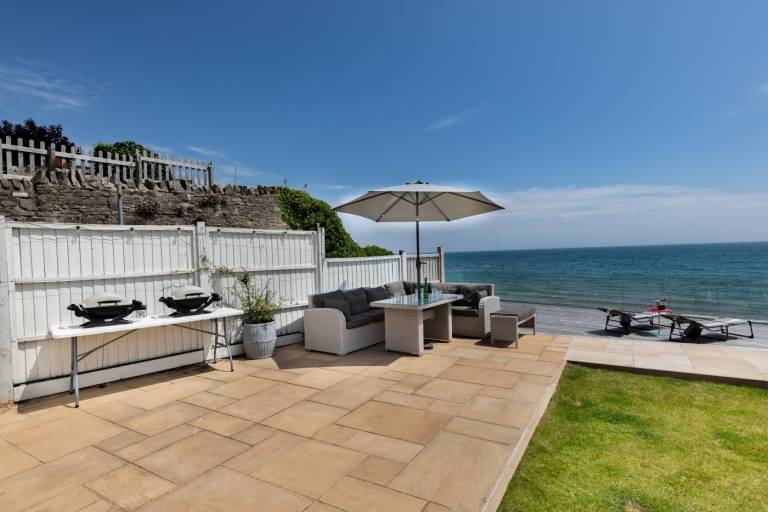 Fully equipped cottage with grill | Water view | Next to the beach | Pets are welcome in Swanage