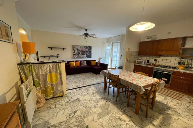 Apartment with patio — photo 2