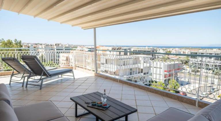 Apartment with terrace | Good for workation — photo 2