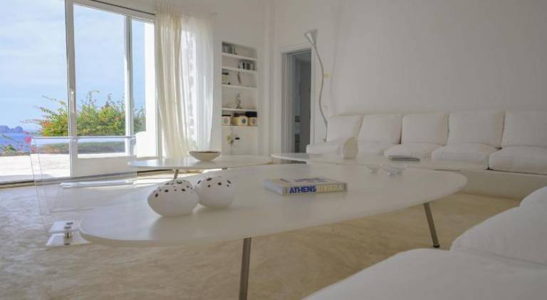 Villa with garden & terrace — photo 2