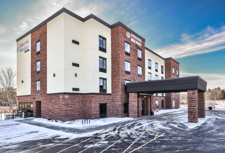 Cobblestone Hotel & Suites - Rhinelander in Rhinelander, WI