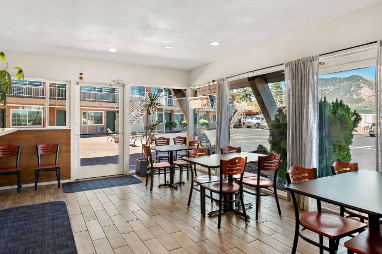 Americas Best Value Inn & Suites Flagstaff — photo 3