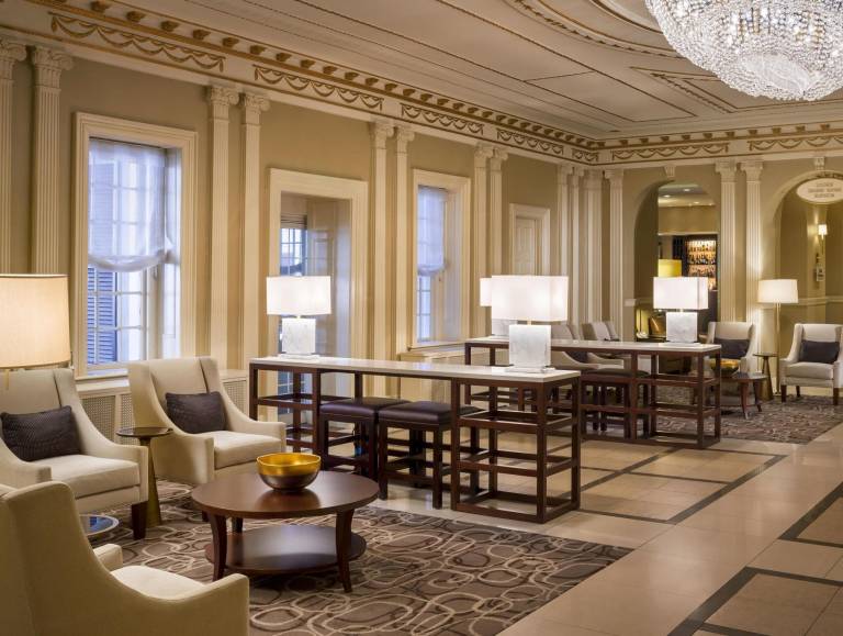 Sheraton Commander Hotel — photo 2