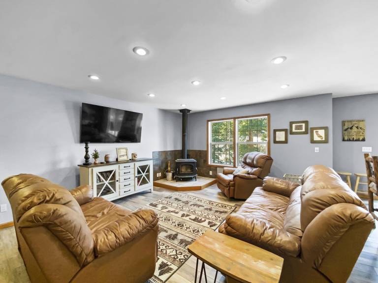 Child-friendly vacation home with terrace | Pets allowed — photo 2