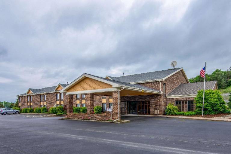 Quality Inn Tully I 81