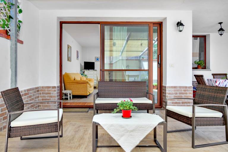 Holiday Apartment "Caterina" with Shared Terrace & Wi-Fi — photo 2