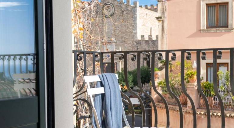 Longo Suites in Giardini Naxos