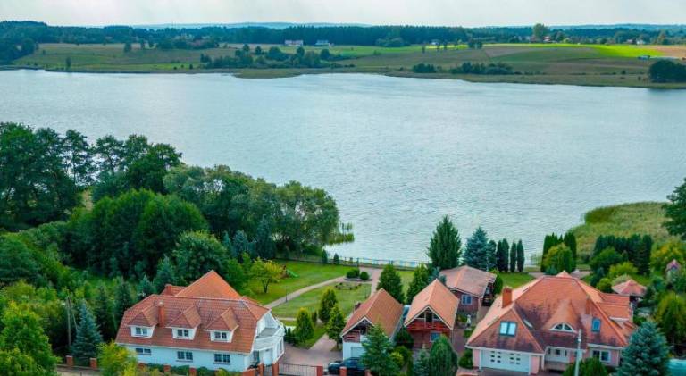 Lodge with terrace & garden in Ostróda