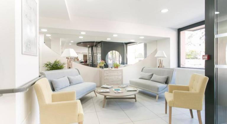 Serviced apartment with terrace | Pets are welcome — photo 3
