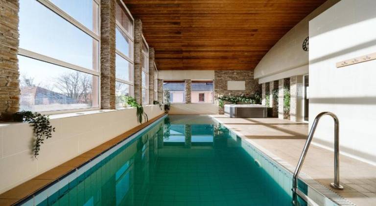 Serviced apartment with pool, sauna & terrace — photo 2