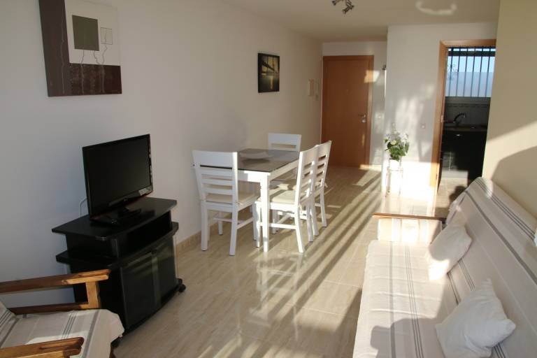 Rental apartment with pool, yard & patio — photo 4