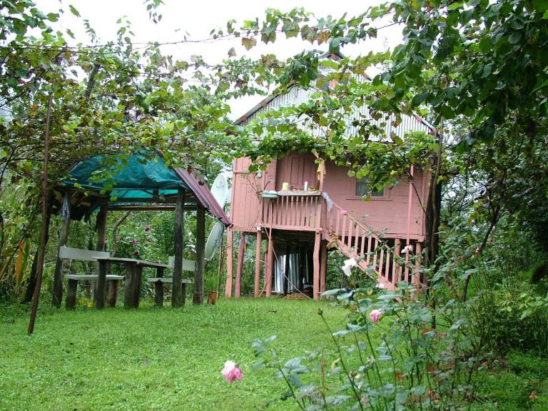 Cottage with 1 room for 6 persons in Batumi
