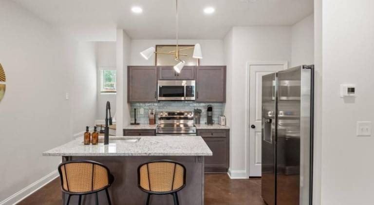 A-Contemporary Columbia Duplex — photo 4