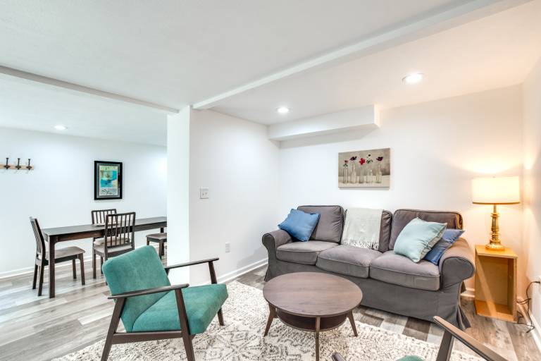 Charming Pittsburgh Home Walk to Riverfront