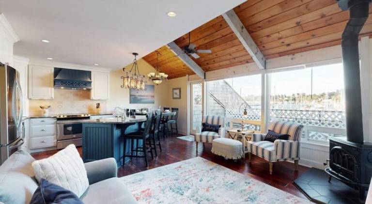 Vacation home with pool in Newport, OR