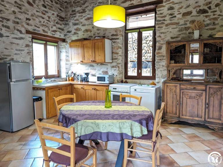 Gite with garden, patio & barbeque — photo 4