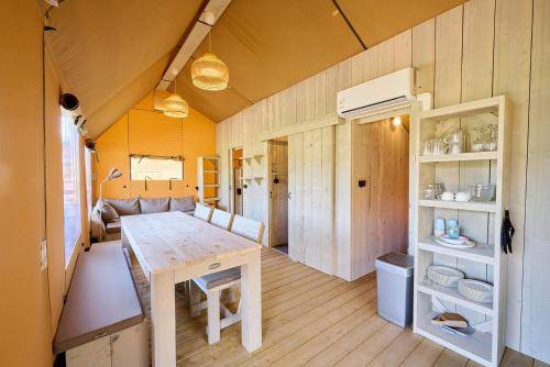 Beautiful tent with yard, pool & BBQ | Dogs allowed — photo 5