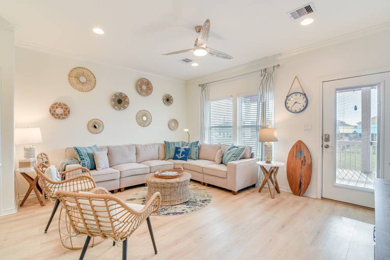 Families w/ Pets! Ocean-View Crystal Beach Retreat — photo 5