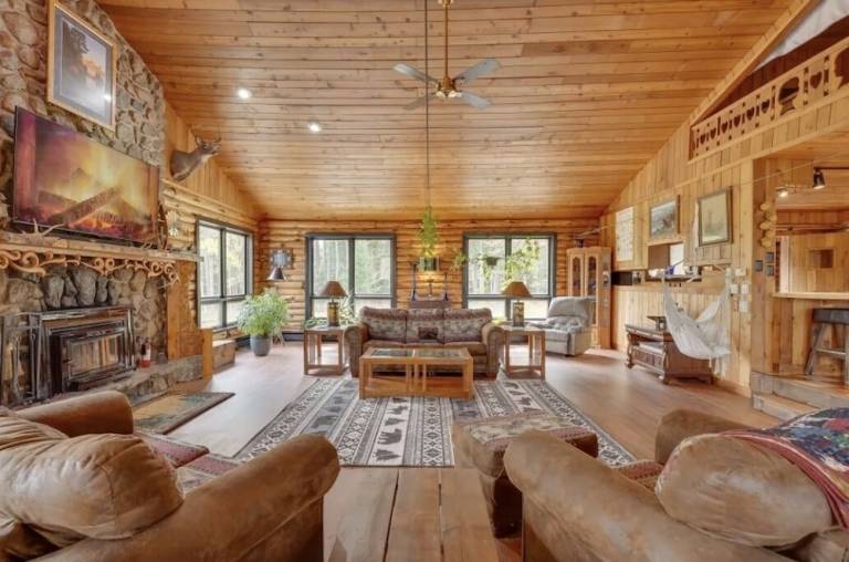 House  Long Lake