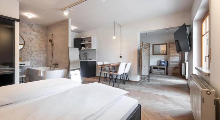 SISTERS Haus Hotel Garni — photo 2