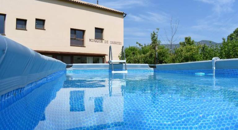 House with private pool, barbeque & patio | Good for workation in Huesca