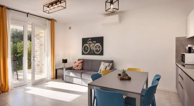 Holiday apartment with yard & pool | Pet-friendly — photo 5