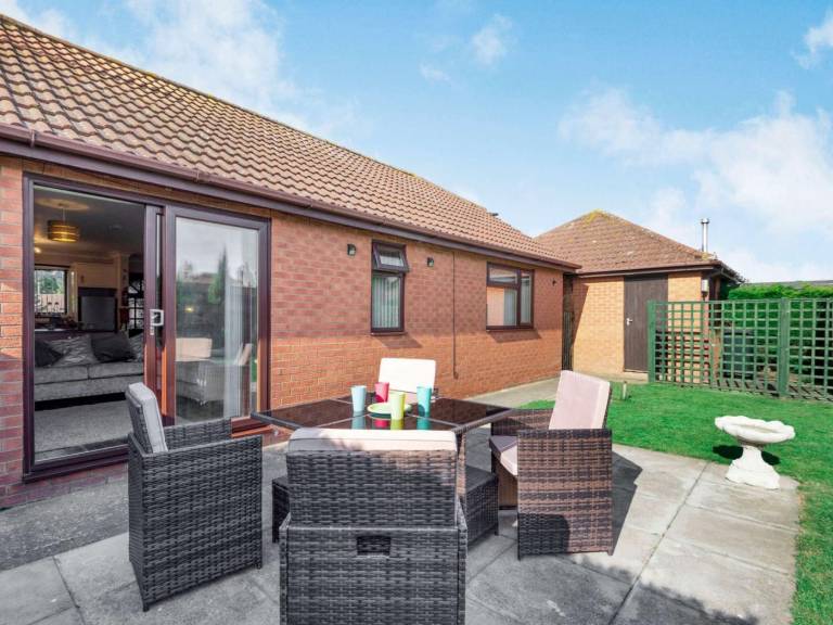 House with yard in Mablethorpe