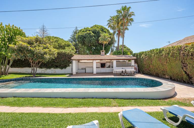 Villa with heated pool, terrace & fast internet | Garden view | Good for workation — photo 4