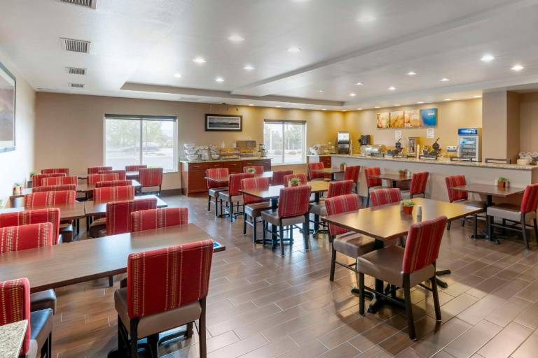 Comfort Suites Redding - Shasta Lake — photo 5