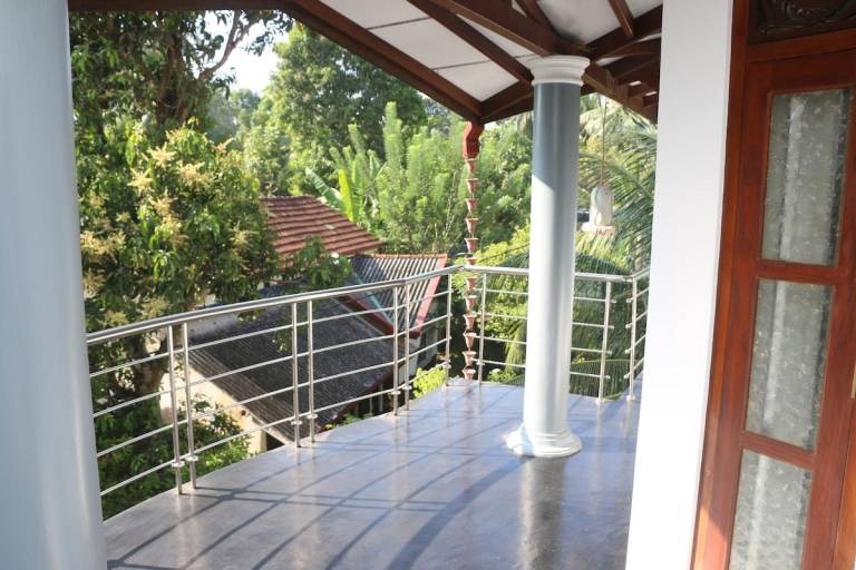Villa with garden | Water view — photo 4