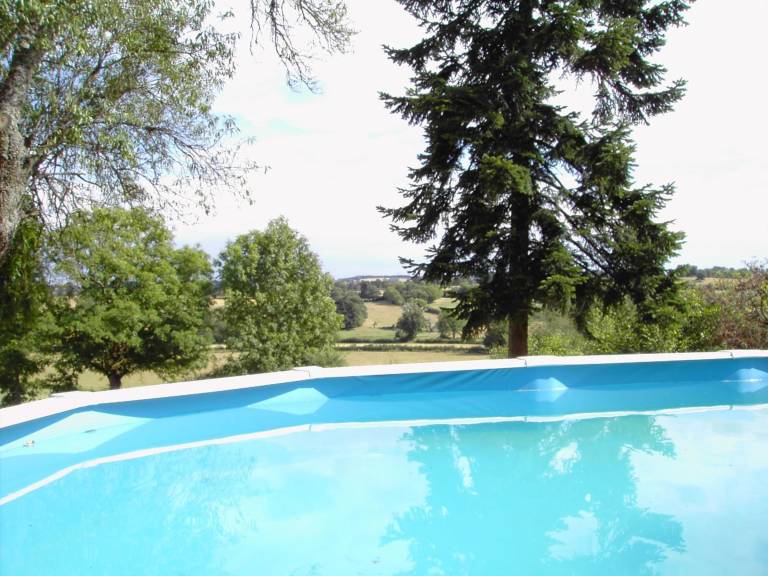 Fully equipped cottage with grill, pool & garden | Pets allowed in Moulins