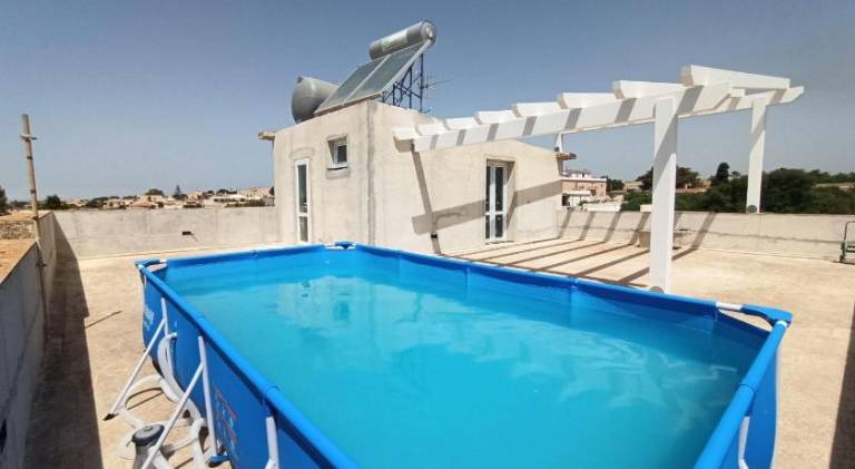 Apartment with pool — photo 3