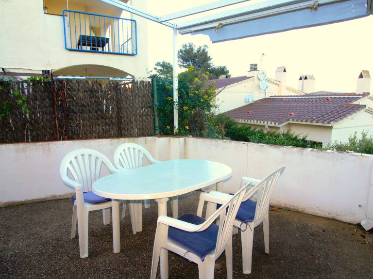 Holiday apartment with 1 room for 5 persons — photo 2
