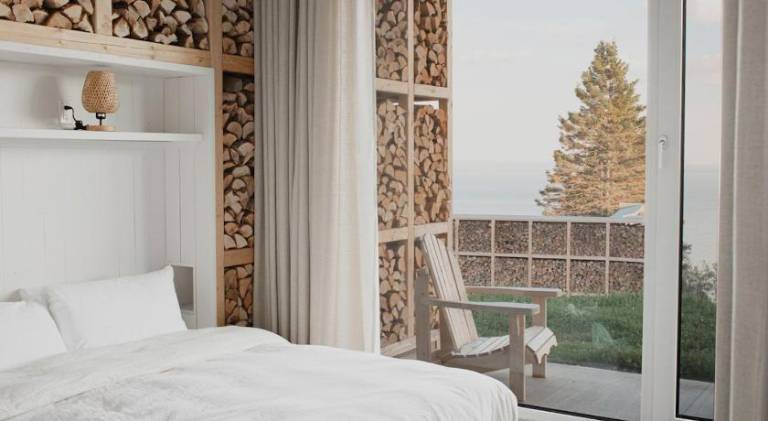 Chalet with pool — photo 2