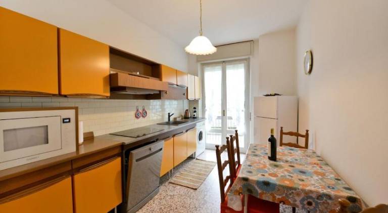 Rental apartment with yard — photo 3