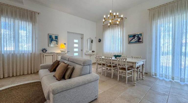 Fully equipped vacation home with terrace, yard & barbecue | Pet-friendly — photo 2