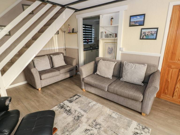 Child-friendly cottage with pool, barbeque & garden | Pets allowed — photo 5