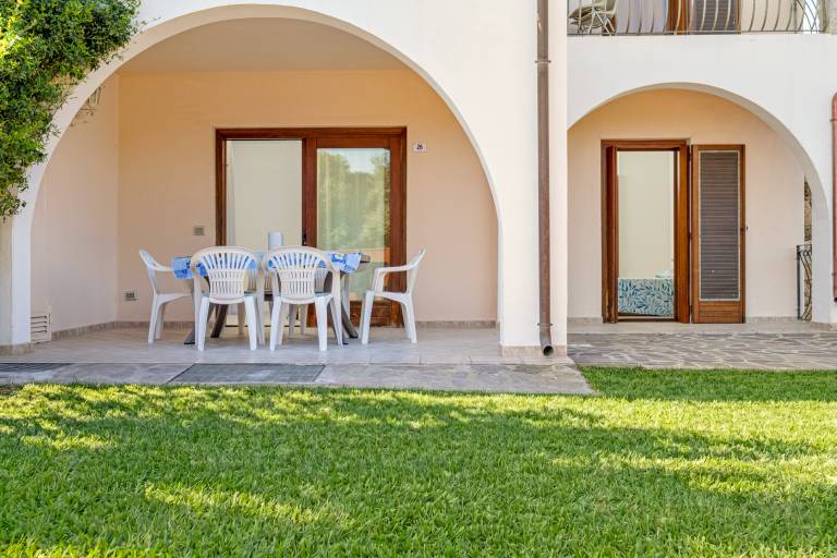 House with patio & yard in San Teodoro