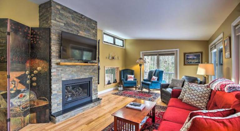 Cozy Home with Sauna Mins to Stowe Mountain Resort in Stowe, VT