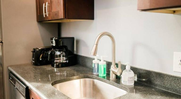 Walkable and Spacious Apt - Parking -- GroupStay — photo 4