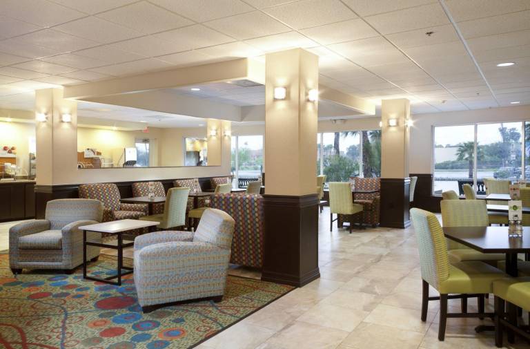 Holiday Inn Express Hotel and Suites Brownsville By IHG — photo 4