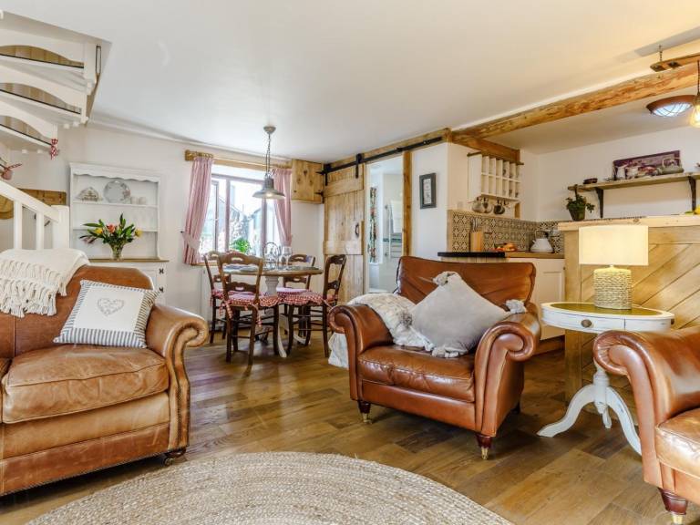 Fully equipped cottage with yard & terrace | Pet-friendly — photo 2