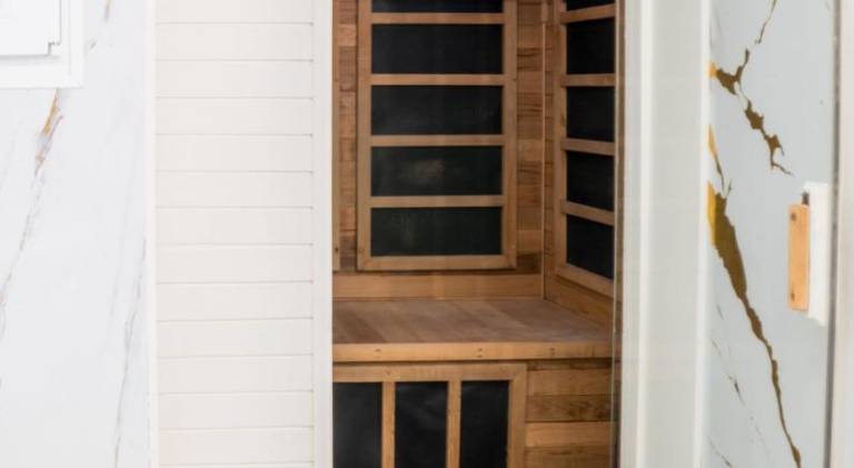 Beautiful chalet with hot tub | Pet-friendly — photo 5