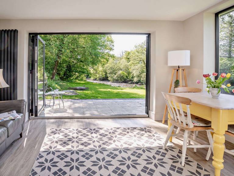 Cabin Ystradgynlais