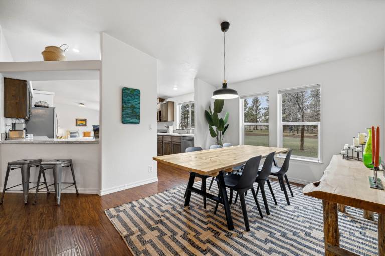 Black Moose - Pet friendly - Trailer parking - Wood stove - Single level — photo 3