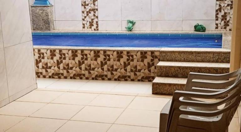 House with pool — photo 3