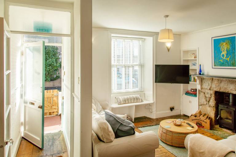 Child-friendly pleasant cottage with terrace & garden | Beach view | Pets allowed — photo 5