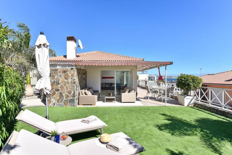 Chalet with patio, garden & pool | Suitable for remote work in San Bartolomé de Tirajana