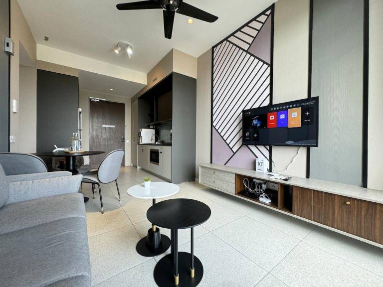 Holiday apartment with pool & patio | Pet-friendly in New Town, ND